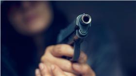 示意圖（無碼）-槍殺-手槍-射擊-射殺-殺人-殺手-（圖／ShutterStock／達志影像）