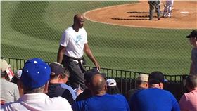 Lamar Odom現身棒球場（圖／翻攝自Mylz Jones推特）