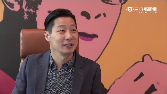 搖滾進國會！林昶佐打造閃靈風辦公室