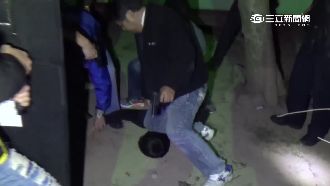 等不到老婆一起過節　暴怒男開槍抗議