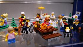 ▲樂高推出輪椅公仔。（圖／美聯社）
http://www.apimages.com/metadata/Index/LEGO-Systems-at-the-American-International-Toy-/fa7840e024a34c35a78921c5afee869f/8/0
樂高,輪椅,殘障