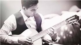 Lollipop,模範棒棒堂,楊奇煜,小煜(臉書 https://www.facebook.com/168918689004/photos/pb.168918689004.-2207520000.1456480544./10153463842074005/?type=3&theater)