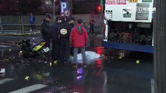高中生雙載出車禍　慘遭公車當場輾斃