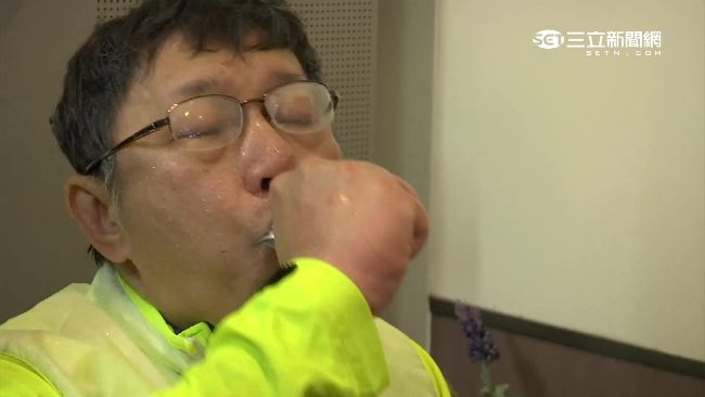 持續更新／一路狂騎　柯P補給靠3寶