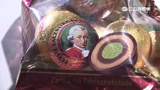 知名巧克力球鬧雙包　肖像角度不一樣