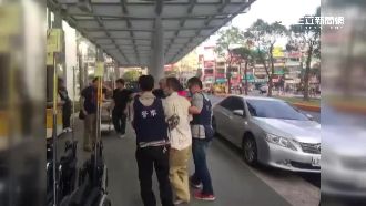 搶車躲警腿中彈　逃3百公里痛到自首