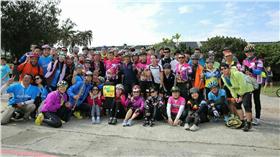 柯文哲團隊和車友大合照（圖／楊景棠授權提供）