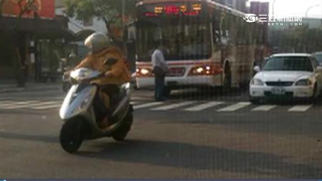 半路擋公車嗆司機　他遭罰1萬繳國庫