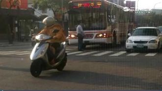 半路擋公車嗆司機　他遭罰1萬繳國庫