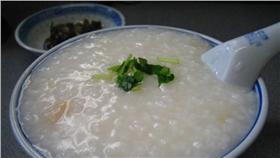 ▲粥。（圖／攝影者ayustety, Flickr CC License）
https://www.flickr.com/photos/ayustety/67935552/in/photolist-71bSC-AfNBsA-zAo2DU-6ajtJ3-6ajtnw-AfNBEQ-3ftoki-bDfUyV-bqm11E-bqkZWG-roL88v-bqm13q-bqm15L-d7rg4Y-nwHFRo-d24F2w-yGaDKY-8FJsyJ-skz4da-4BwoK1-nHFaee-5QEXnP-gq9ErW-skpJiS-dqvob2-7wSnt2-4J95hb-d24Ep1-s47HJx-d24HD5-7wSnxg-s4mmEP-yqwa7C-xLfHwR-yHTY4F-gnSWvH-yHTVrg-p26t1s-xLfEqR-2MyrJU-pzH6xg-otZrX4-4zMbUB-e9Paft-4M5ZQv-dNMhSW-qdNcLV-98cKNY-yH8TeH-yqw7GN