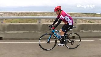 勉勵單車環島　柯文哲陪騎喊無聊