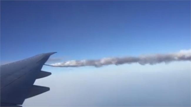 影／空中驚魂！國泰飛港班機洩油迫降