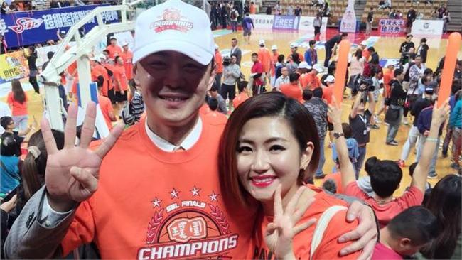 任家萱阿中恩愛不再　徒留合影令人憾