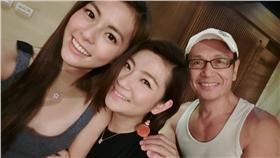 任容萱臉書、Selina臉書