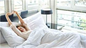 伸懶腰、伸展、拉筋／達志影像／美聯社