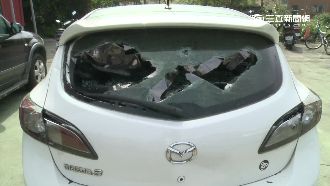 恐怖！離職員工報復　半夜砸爛老闆車