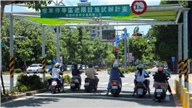 ▲圖／翻攝自爆料公社
（2016年3月4日的爆廢公社，不過查證後是2013年高雄市交通局提供）