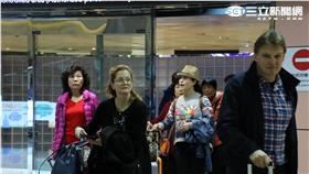 桃園機場、觀光客、陸客、外國觀光客（圖／記者王怡翔攝）