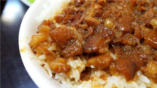 他這樣點滷肉飯　讓老闆娘有戀愛感覺