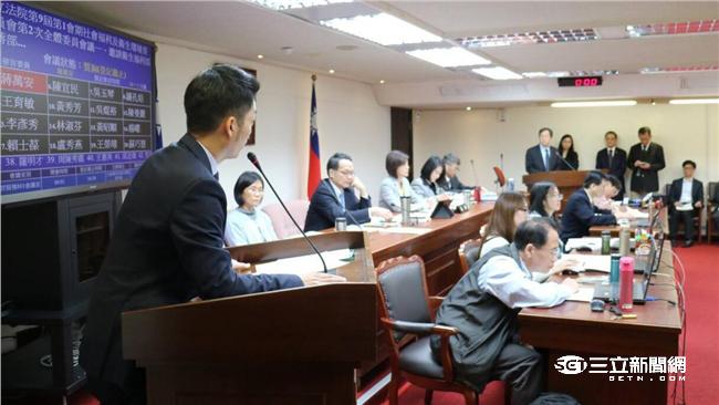 流感疫情嚴峻　帥哥立委重轟衛福部