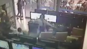 誇張！惡煞闖網咖　鐵鎚爆頭國中生