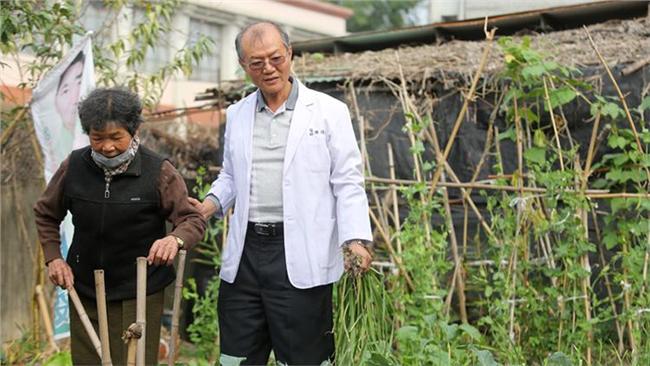 100位厝邊好醫生的故事