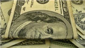 ▲美金。（圖／攝影者401(K) 2012, Flickr CC License）
https://www.flickr.com/photos/68751915@N05/6355336039/in/photolist-aFAKZi-ptPWP5-6bMeeQ-o26Dhc-621BgK-qK5zd3-q5DP7Q-qLnACP-oM4pb8-qLnABM-pvScdP-6bMfa9-penMYs-ouQQ2u-r1x1YN-8hDDft-dV2NxL-oKirbj-qrtXaj-oMkjfD-Egjzr-penNgb-pemXyx-q6PAT5-ayZh54-5w275G-8iHRz-nRD75v-oq7Ryd-nzrQWG-nRD6xP-nzruRk-nRD6iF-oKiqNA-qZncLA-oKiqP7-qKeyxr-cvwN8h-qKeyBV-pAPsGW-penNku-otUu9g-r2vj6B-oaF8Wk-6bH78p-62vNu3-qZnd7q-orSpsr-q5SsNg-q73auc