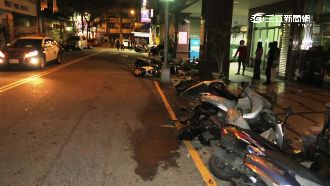 酒駕續攤連撞24車　如保齡球瓶全倒