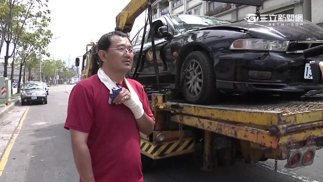 男子自稱義消隊長　撞翻警車先喊冤