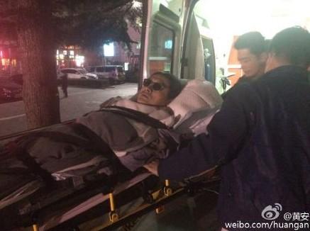 黃安返台治療　救護車車牌竟藏暗號