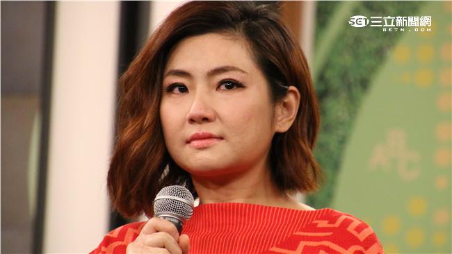 Selina含淚現身：阿中比較辛苦