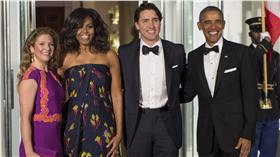  加拿大總理杜魯道（Justin Trudeau）夫婦、美國總統歐巴馬夫婦（圖／美聯社／達志影像）16:9
