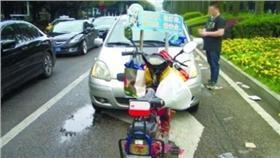 中國電動車撞向豐田汽車
翻攝自中山網
http://auto.zsnews.cn/html/kanche/20160310/588247_1.html