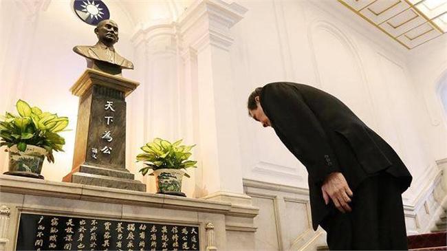 每天上班都鞠躬　馬：我是國父鐵粉