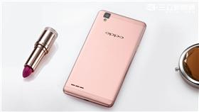 ▲OPPO F1顏值美美機好評熱賣中，玫瑰金新上市，中華電信獨家首賣。（圖／公關照）