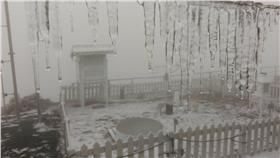 玉山下雪 （圖／中央氣象局提供）