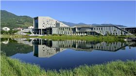 台東大學 (圖／攝影者準建築人手札網站 Forgemind ArchiMedia, flickr CC License)https://www.flickr.com/photos/eager/15296799199/