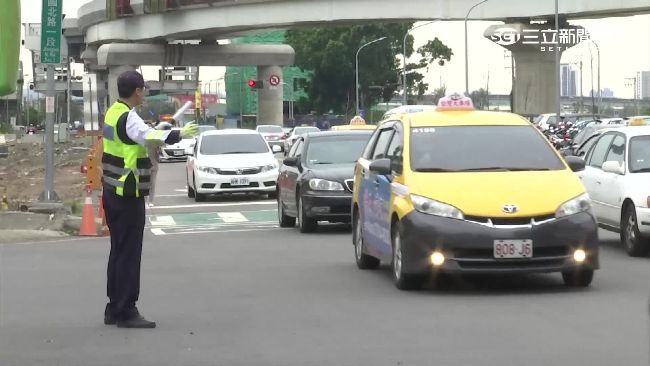 偷車賊迷上指揮交通　理由讓警察傻眼