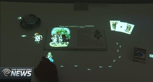 這是什麼妖術！課本的人物都活了啊