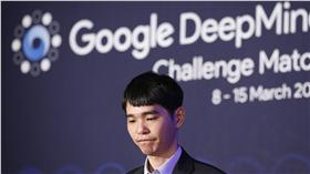 AlphaGo
　南韓棋王李世乭
圖／美聯社／達志影像