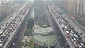 塞車、台65線（圖／翻攝自《爆料公社》）