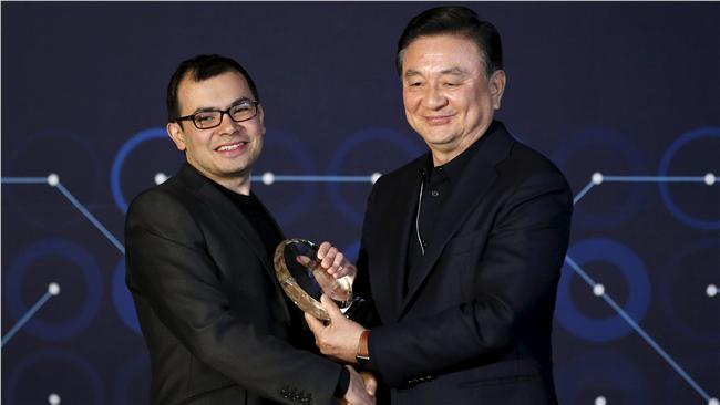 驚人！AlphaGo世界排名竄第二