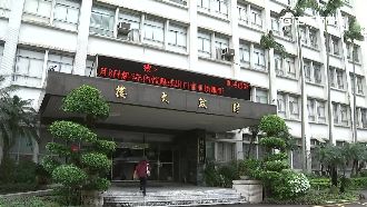 桃色醜聞疑點多　女職員稱自拍做證