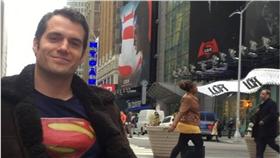 亨利卡維爾,henry cavill,蝙蝠俠對超人　圖／翻攝自henrycavill IG