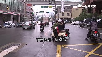汽機車闖社區中庭　人車爭道險象環生