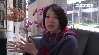 美甲店失控暴走　命理師秀醜指甲喊冤