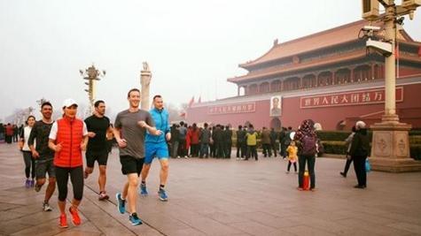 祖克柏天安門打卡　網友驚：怎麼辦到