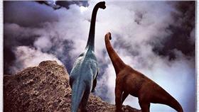 恐龍（圖／翻攝自jorgesaenzpy,Instagram)https://www.instagram.com/jorgesaenzpy/