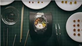 手錶,便當。（圖／翻攝自YouTube）
https://www.youtube.com/watch?v=cQXGc1nNPWk