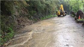 坍方,落石,山區,尖石,邱鏡淳,挖土機,土石崩落